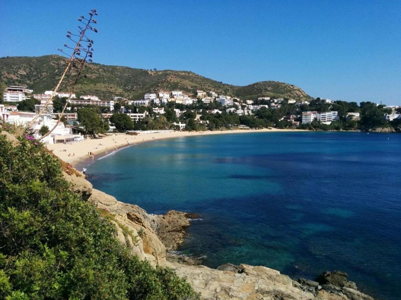 Breathtaking Costabrava Seaview Apartment 5M Beach - Casa Artevida Roses Bagian luar foto